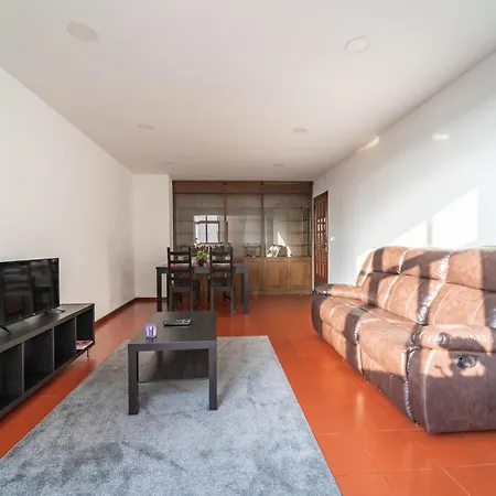 Feliciano Ramos 1 - T4 Familiar Perto Do Centro Da - Apartament *